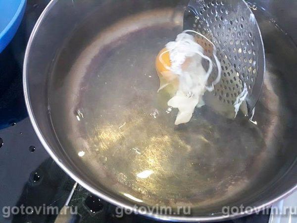 Паста із сьомгою, шавлією, вершками та яйцем-пашот, Крок 02