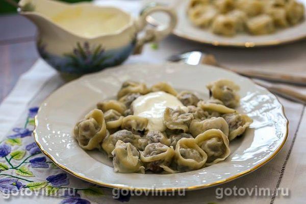 Пельмені з м'ясом і грибами. Фотографія рецепта