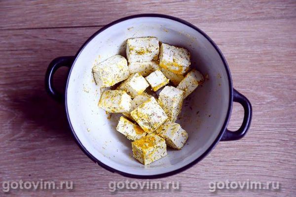 Салат зі смаженим тофу, оливками та помідорами чері, Крок 02