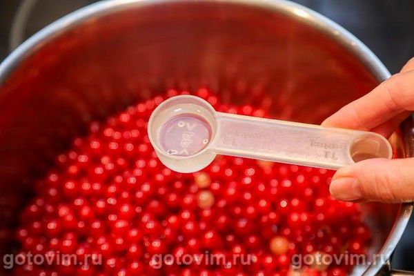 Соус із червоної смородини до м'яса на зиму, Крок 01